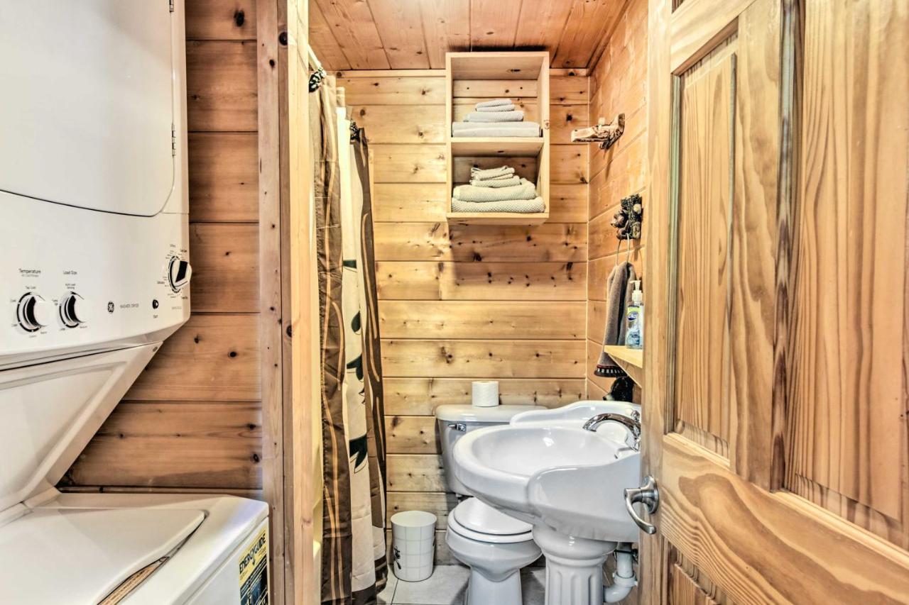 Cabin With Hot Tub And Deck About 12 Mi To Pigeon Forge! Sevierville Exterior photo